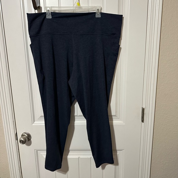 Athleta SALUTATION STASH POCKET SOFTLUXE TIGHT size 3x - Picture 3 of 8